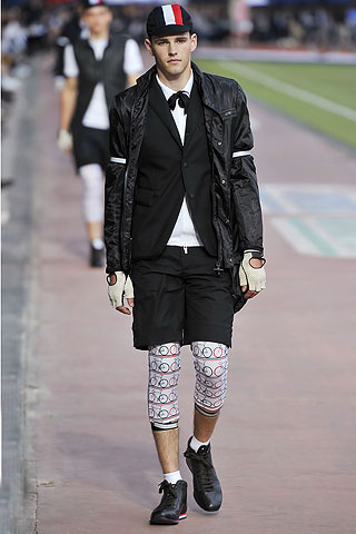 Moncler Gamme Bleu / - 2011